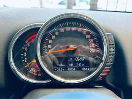 【スピードメーター】『スピードメーター』の画像になります。メーターがシンプルで見やすく運転しやすいですね！