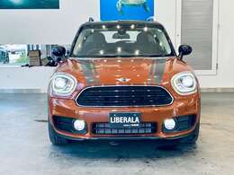 【正面】『外装：正面側』の画像になります。写真の内容に関してご不明点、ご質問等がございましたらお気軽にガリバー店舗までお問い合わせください。