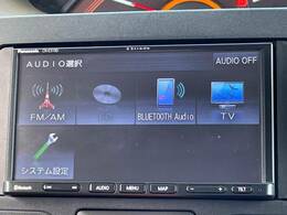 【ナビゲーション】目的地までしっかり案内してくれる使いやすいナビ。Bluetooth接続すればお持ちのスマホやMP3プレイヤーの音楽を再生可能！毎日の運転がさらに楽しくなります！！