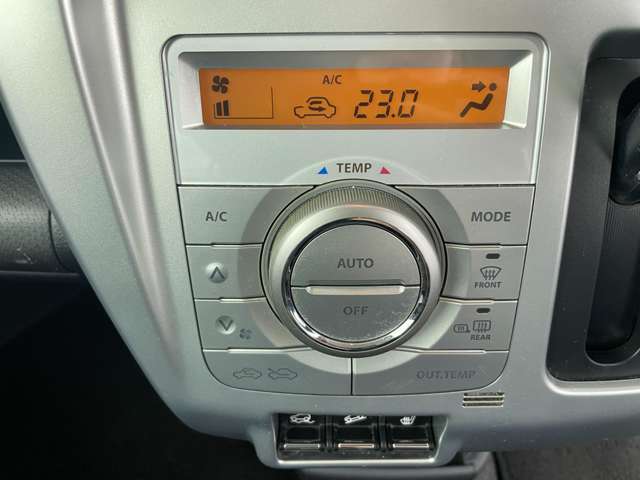 【運転席操作部】快適なドライブを楽しむための機能が装備されています！運転席から触れるので、使いやすいです！除菌プランいれていただくと、さらに清潔で安心していただけます！