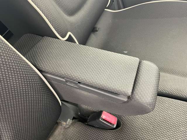 【運転席操作部】快適なドライブを楽しむための機能が装備されています！運転席から触れるので、使いやすいです！除菌プランいれていただくと、さらに清潔で安心していただけます！