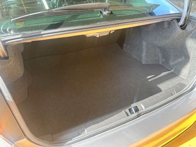 意外に広いトランクルーム！奥行きもあってゴルフバックも積めますし、大きな荷物も収納できます！