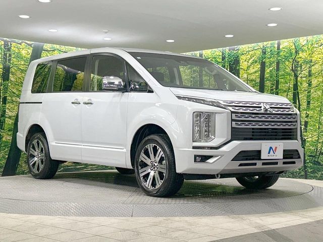 大好評のボディコーティング「弾スプラッシュコート」もご納車までに施工可能。通常のガラスコートと異なる、耐久年数6年の無機質ガラスコーティングが、ボディをキレイな状態に保ってくれます。