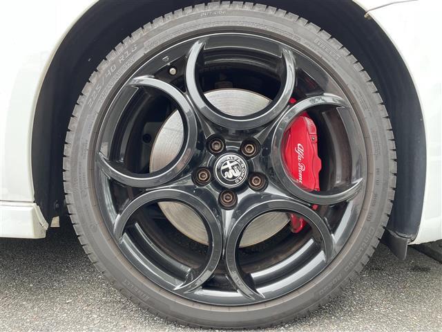 ◆内装の除菌消臭◆内装仕上げのクオリティも自信があります！車内の細菌やカビを除去しニオイの元となる菌の抑制。様々な物質に直接反応して酸化・分解します！納車前クリーニングの人気の一つです！