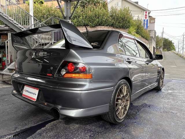 6速クロスミッション・アルミルーフパネル・大型カーボンリアスポイラー・ブレンボ・ワーク17アルミ・車高調・HIDライト・レカロシート・MOMOステアリング・ACD＋スーパーAYC・HKSマフラー