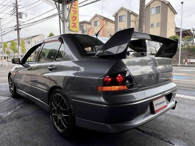 6速クロスミッション・アルミルーフパネル・大型カーボンリアスポイラー・ブレンボ・ワーク17アルミ・車高調・HIDライト・レカロシート・MOMOステアリング・ACD＋スーパーAYC・HKSマフラー