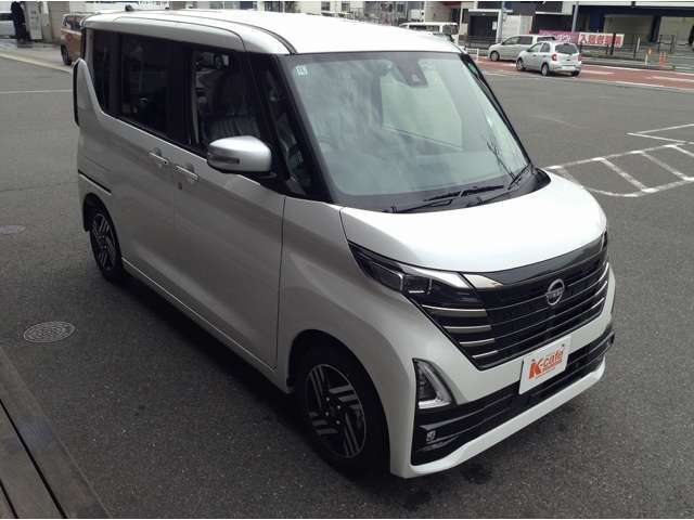 【届出済未使用車の得する価格】大量仕入れにより車両価格が割安な上重量税は払い込み済みで、登録月によっては取得税もかかりません。
