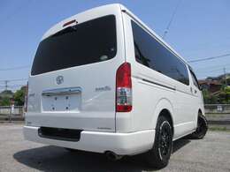 4型ハイエース・ロングワイドスーパーGL！3.0ディ―ゼルターボ！1オーナー！走行5.4万キロ！人気のパールホワイト！内外装・機関共に良好！人気の商用車多数在庫ございます！是非お問い合わせ下さい！