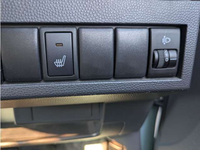 運転席シートヒーター付きです！