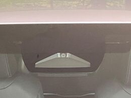 【トヨタセーフティセンス】走行中に前方の車両等を認識し、衝突しそうな時は警報とブレーキで衝突回避と被害軽減をアシスト。より安全にドライブをお楽しみいただけます。