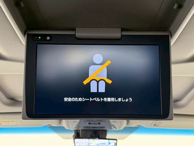 【フリップダウンモニター】家族や仲間とのドライブもこのモニターさえあれば長距離ドライブも盛り上がりますね。