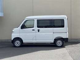 ボディ色はホワイトです。