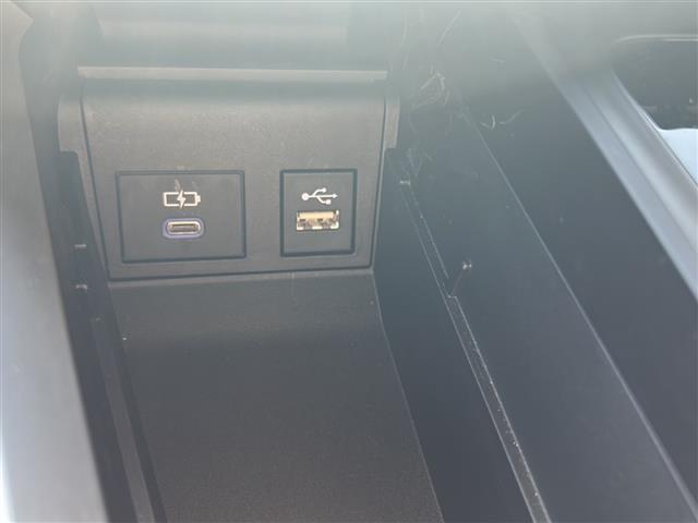 【運転席操作部】快適なドライブを楽しむための機能が装備されています！運転席から触れるので、使いやすいです！除菌プランいれていただくと、さらに清潔で安心していただけます！