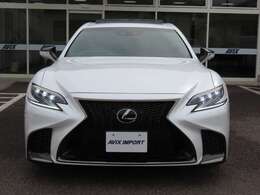 【主要諸元】　V型6気筒＋モーター/3456cc/10速AT299ps/36.3kg.m（カタログ値）全長523×全幅190×全高146