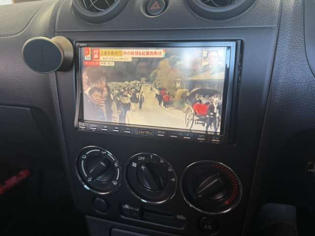 カーナビ/テレビ付き　DVD再生可　走行中でも映ります。