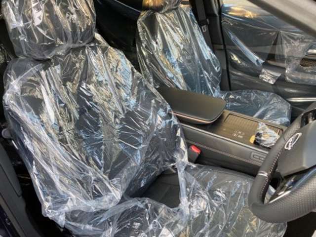 運転席、助手席まわりです。実際お座りいただくのが、分かりやすいと思います。お気軽にご来店ください！