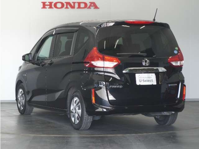 認定中古車では、厳しいHonda認定基準をクリアした厳選されたHonda認定中古車のみ、取り扱っております。「ご購入前の安心」「納車後の信頼」を車両と一緒に提供しております。