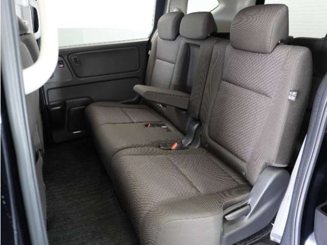 室内は、シートクリーニングや各部の徹底した清掃を実施し、消臭・除菌処理を行っています。しかも、全ての差上で天然成分の薬剤にこだわり安心・安全へも配慮しています。