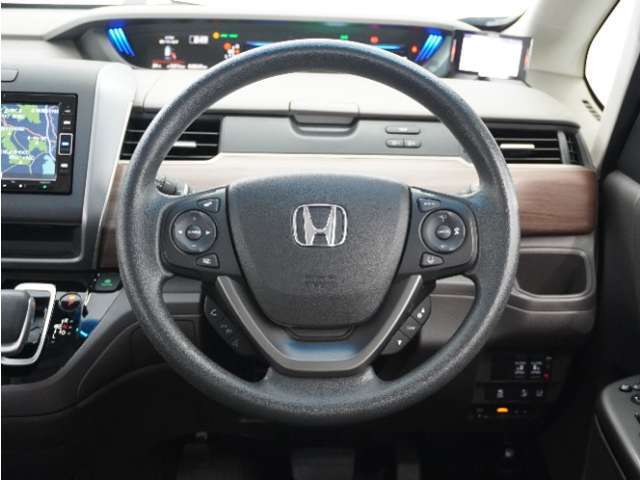 【Honda SENSING】先進の安全運転支援機能で、さまざまなシーンで運転をサポート！システムが運転中のヒヤリハット回避を支援します。