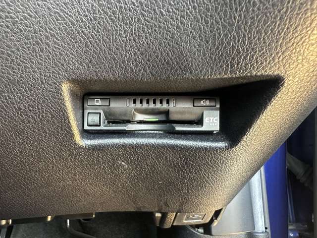 万一の衝突に備えて、いつでも安心して運転できるようエアバックシステムなどの安全装備を標準搭載！！