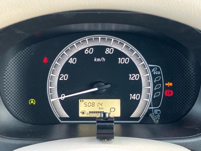 WECARSの展示場では実際に見て、触ってお車をお選びいただけます！知識の豊富な営業スタッフが様々なカーライフをご提案いたします！