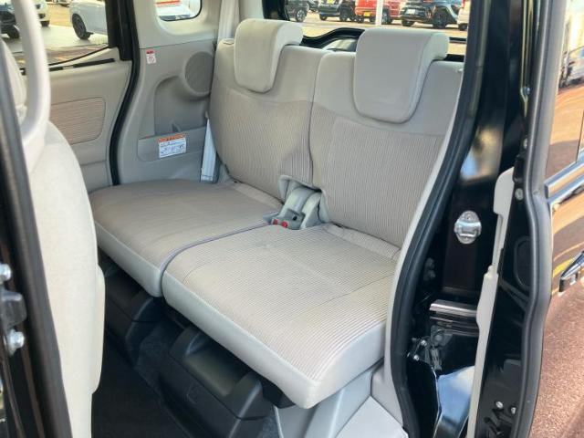 WECARSでは各商談席に大型モニターをご用意しております！見やすい大画面でゆったりと全国の在庫をご覧いただけます！是非ご来店お待ちしております！