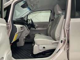 福祉車両の代車も豊富にご用意しています。車椅子のまま乗れる車や、車いす複数対応車もございますので、お気軽にご相談ください。