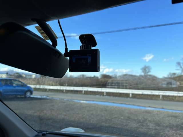 ドライブレコーダー装備♪映像と音声を記録してくれるドライブレコーダーは、事故の際に確かな証拠能力を発揮してくれます。