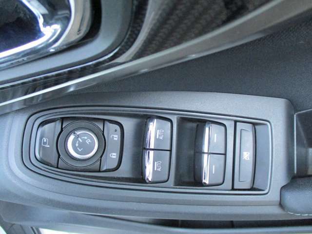 4WDを中心に大きな展示場に幅広い車種を展示しております。ゆっくりと色々な車種をご覧になりお客様の1台をお選びください。敷地内での試乗も出来ますのでお気軽にお声かけ下さい。