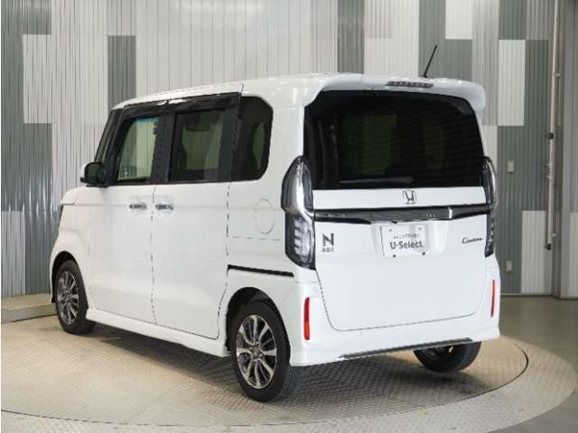 色々なお店で販売しているHonda車ですが、アフターサービスも全てお任せ頂けるのは「HondaCars正規販売店」だけ！ご納車後もお住まいの地域の販売店にて　アフターサービスをお任せいただけます。