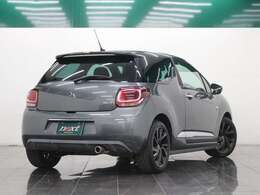 限定車　専用シート　純正オーディオ　Bluetooth　HIDヘッドライト　オートライト　LEDテールランプ　純正アルミホイール　ETC　オートエアコン　クルコン