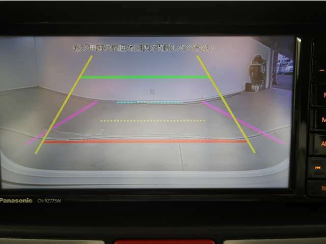 バックカメラ装着済！死角になりやすい後方もとてもとても見やすいです☆車庫入れに自信のない方や縦列駐車が苦手な方にもオススメな機能です！安心度もアップ！