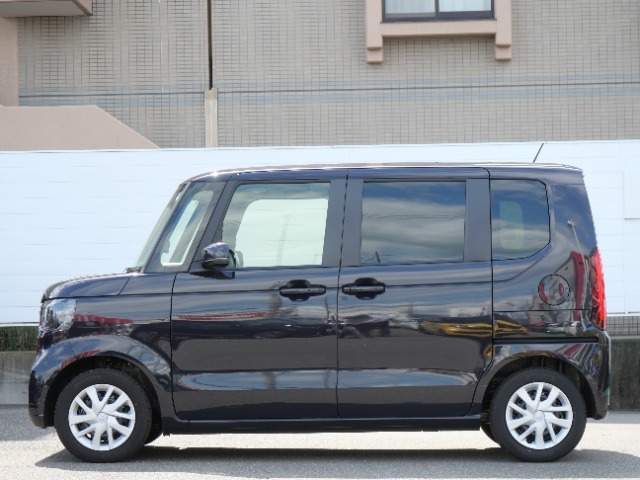 ☆お車でお越しの方☆名神高速　京都南インター第2出口より国道一号線を大阪方面へ5分（2.5Km)、　南西角です。ラウンドワン伏見のはす向かいでU-Selectの白の看板が目印です。