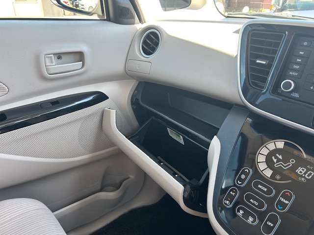 自動車保険各種取り扱っております！お車のサポート関係も充実しております！