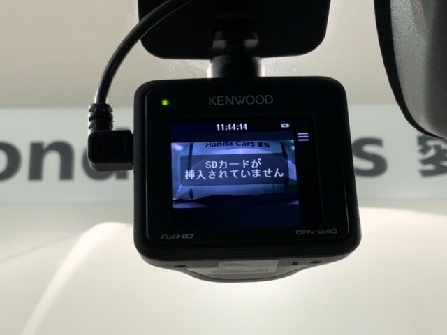 万が一の事故のときもドライブレコーダーがあると安心です。ご利用になる場合は個人情報保護の観点より新品の対応SDカードをお求め下さい。