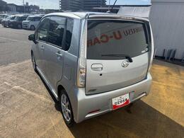 リヤドア・リヤクォーター・バックドアウィンドウにスモークドガラスを採用