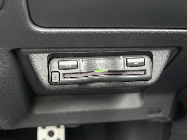 【ETC】高速道路の料金所をストレスなく通過！話題のスポットやサービスエリアに多い「スマートIC」利用時は必須のアイテムです。当店でセットアップを実施、ご納車当日からすぐにご利用いただけます！