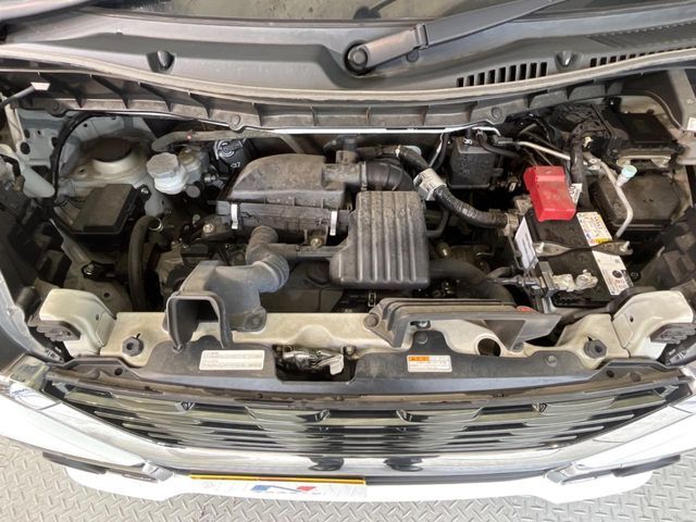 親切・丁寧な専門メカニックスタッフが応対！・車検・点検整備・事故等の修理などアフターサービスも安心。お車のカスタマイズもネクステージのサービススタッフまでご相談ください！