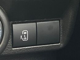 【パワースライドドア】スマートキーや運転席のスイッチでスライドドアの開閉が可能♪電動だから力を入れてドアを開ける必要が無く、小さいお子様でも、重い荷物を持っている時もラクに開け閉めできます♪