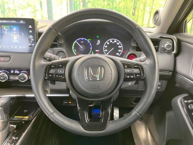 【ステアリングスイッチ】運転中、前方から目線をそらすことなく、オーディオ等の操作が可能な便利機能！安心＆快適なドライブを演出してくれます♪