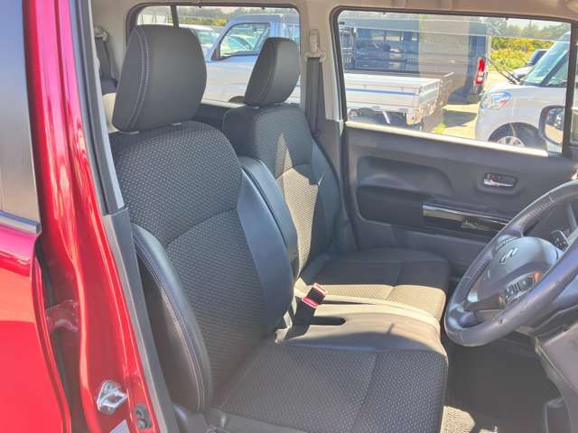 大切な愛車を見つけるお手伝いから始まり、ご購入後もできるだけ長く、安全にお乗りいただけるようにアフターサポートにも全力で取り組んでいます。
