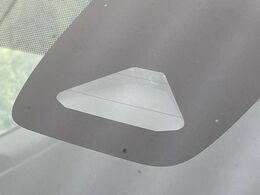 【トヨタセーフティセンス】走行中に前方の車両等を認識し、衝突しそうな時は警報とブレーキで衝突回避と被害軽減をアシスト。より安全にドライブをお楽しみいただけます。