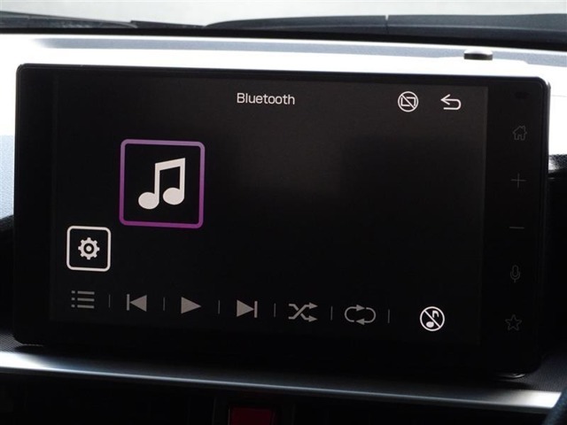 ブルートゥースを搭載してます、スマホと連動させると音楽等を楽しむことができます。