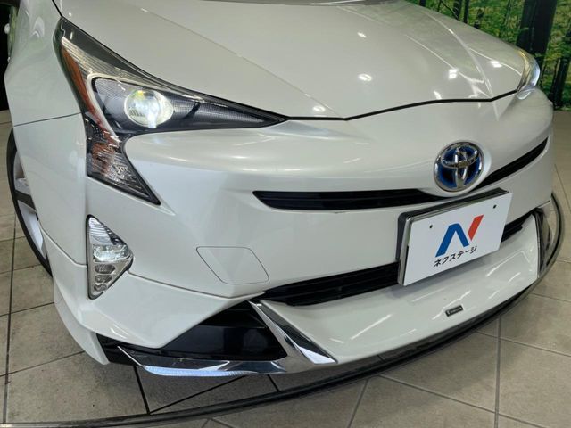 【LEDヘッドライト】悪天候や夜間走行時も良好な視界を確保し安心して運転できる高輝度LEDヘッドライトを装備！点灯速度が早く、消費電力も抑えられています。