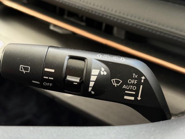 【運転席操作部】快適なドライブを楽しむための機能が装備されています！運転席から触れるので、使いやすいです！除菌プランいれていただくと、さらに清潔で安心していただけます！