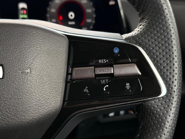 【運転席操作部】快適なドライブを楽しむための機能が装備されています！運転席から触れるので、使いやすいです！除菌プランいれていただくと、さらに清潔で安心していただけます！