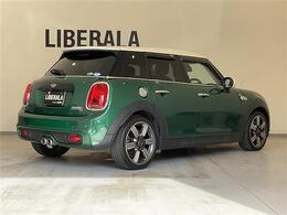 全車、納車日からのあんしん保証付き。記録簿等で整備履歴の確認も可能です。LIBERALAでは輸入車でも最長5年間の保証がご選択頂けます。中古車は不安というお客様の声にお応えし、業界最長の保証を実現致し