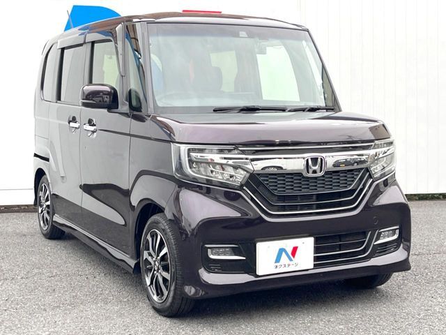 大好評のボディコーティング「弾スプラッシュコート」もご納車までに施工可能。通常のガラスコートと異なる、耐久年数6年の無機質ガラスコーティングが、ボディをキレイな状態に保ってくれます。