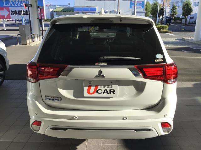 展示場裏側にも駐車スペースがございます。ショールーム前の駐車スペースが満車の際は、ご利用ください。