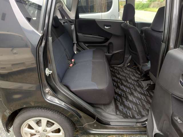 当店は九州運輸局認証工場です！納車前整備、アフターメンテナンスお任せ下さい！鈑金塗装も自社にて行っております！もしもの時も迅速に対応致します！お車の詳細に関しては無料電話までお気軽にご連絡下さい♪